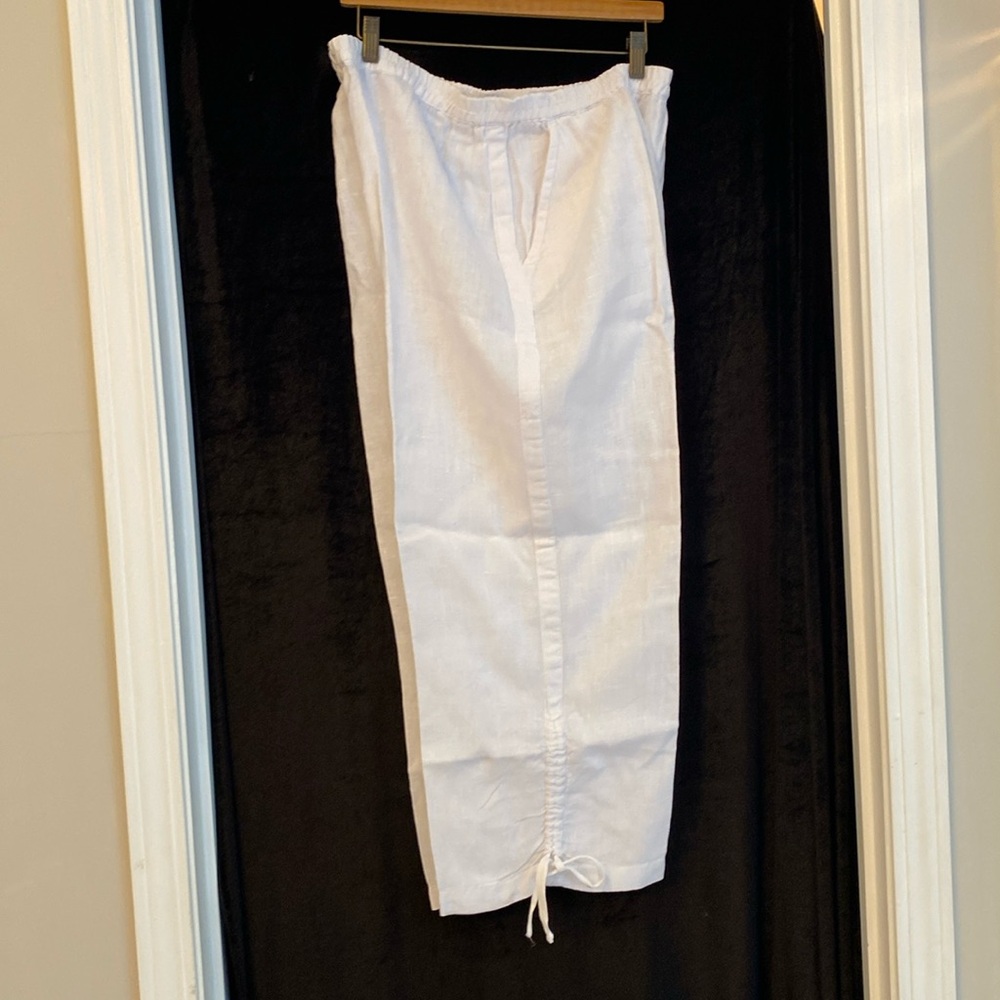 Chico’s woman’s 100% linen capris pants, size Chico’s 3